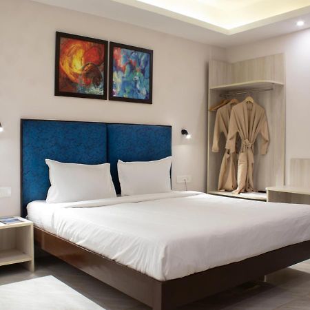 Sandbanks Beach Resort Arambol Bagian luar foto