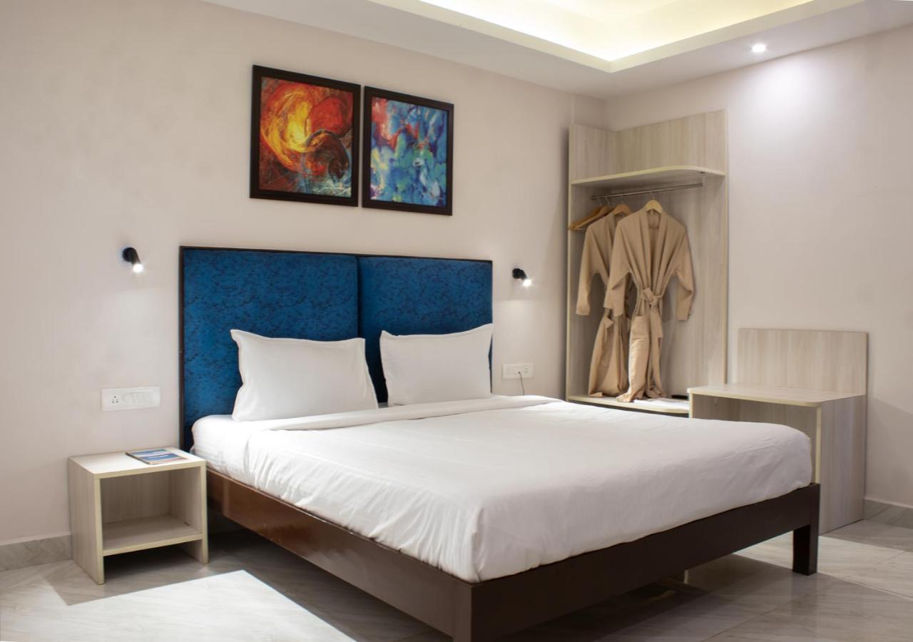 Sandbanks Beach Resort Arambol Bagian luar foto