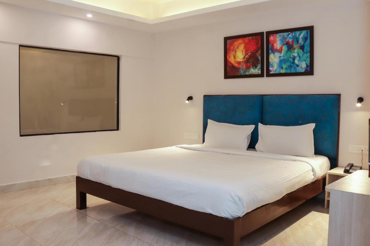 Sandbanks Beach Resort Arambol Bagian luar foto