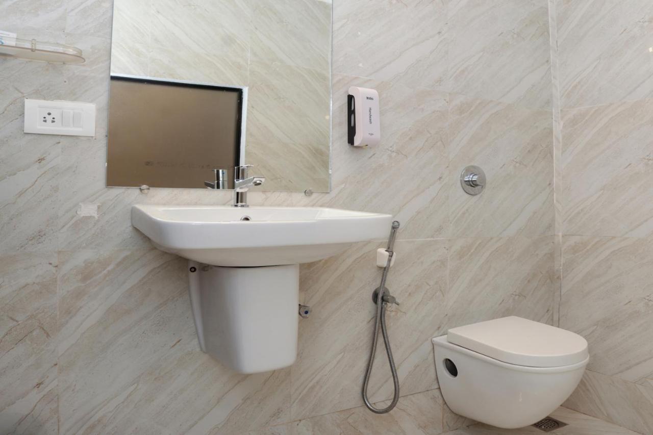 Sandbanks Beach Resort Arambol Bagian luar foto