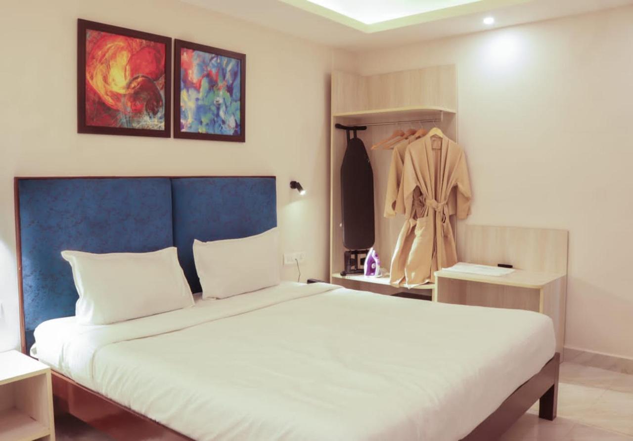 Sandbanks Beach Resort Arambol Bagian luar foto